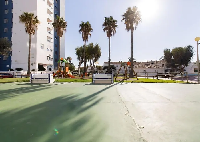 Apartamento En Complejo Residencial Con Piscina Y Garaje A 100M Del Mar