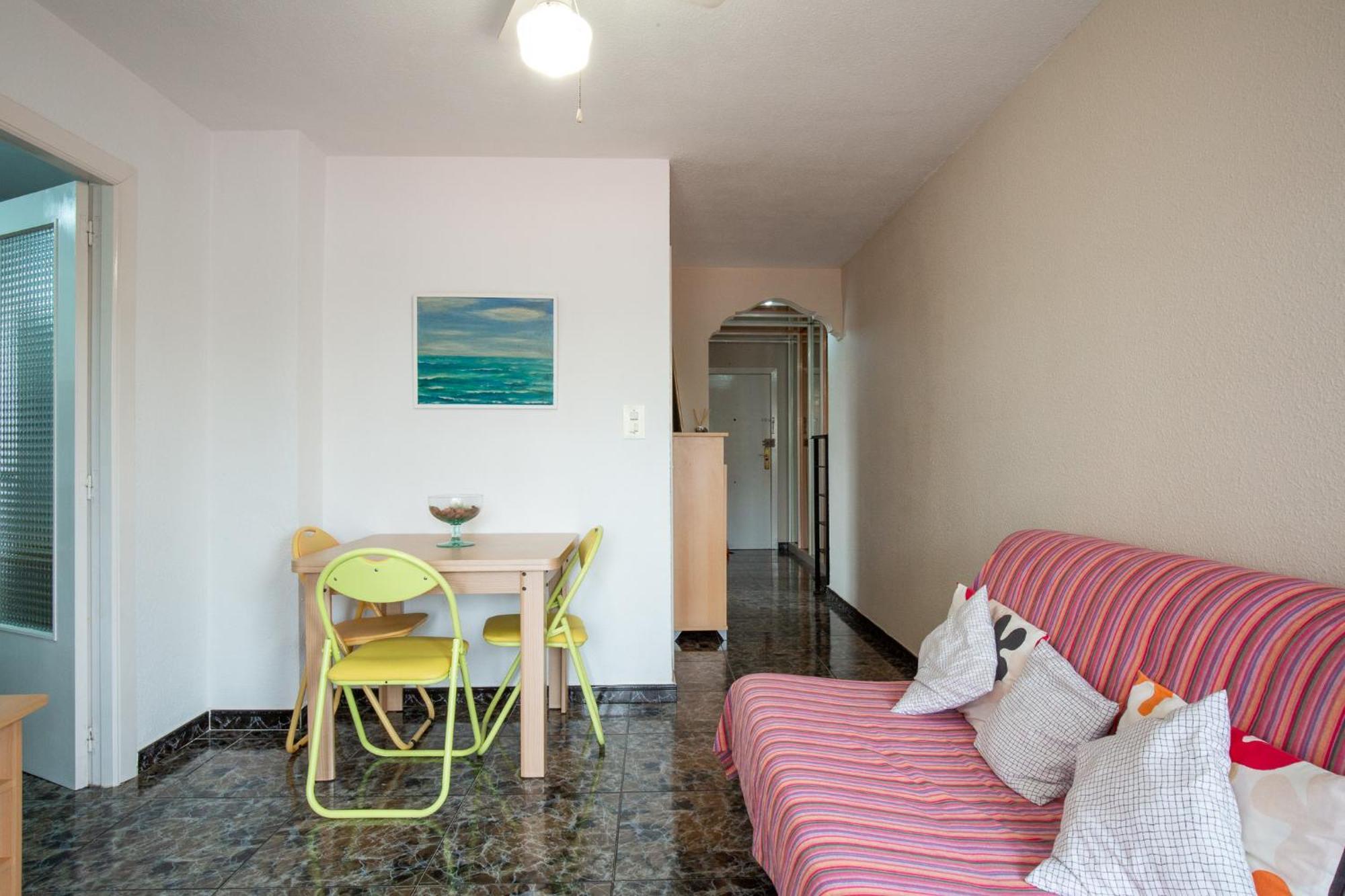 En Complejo Residencial Con Piscina Y Garaje A 100m Del Mar Las Canteras (Valencia)
