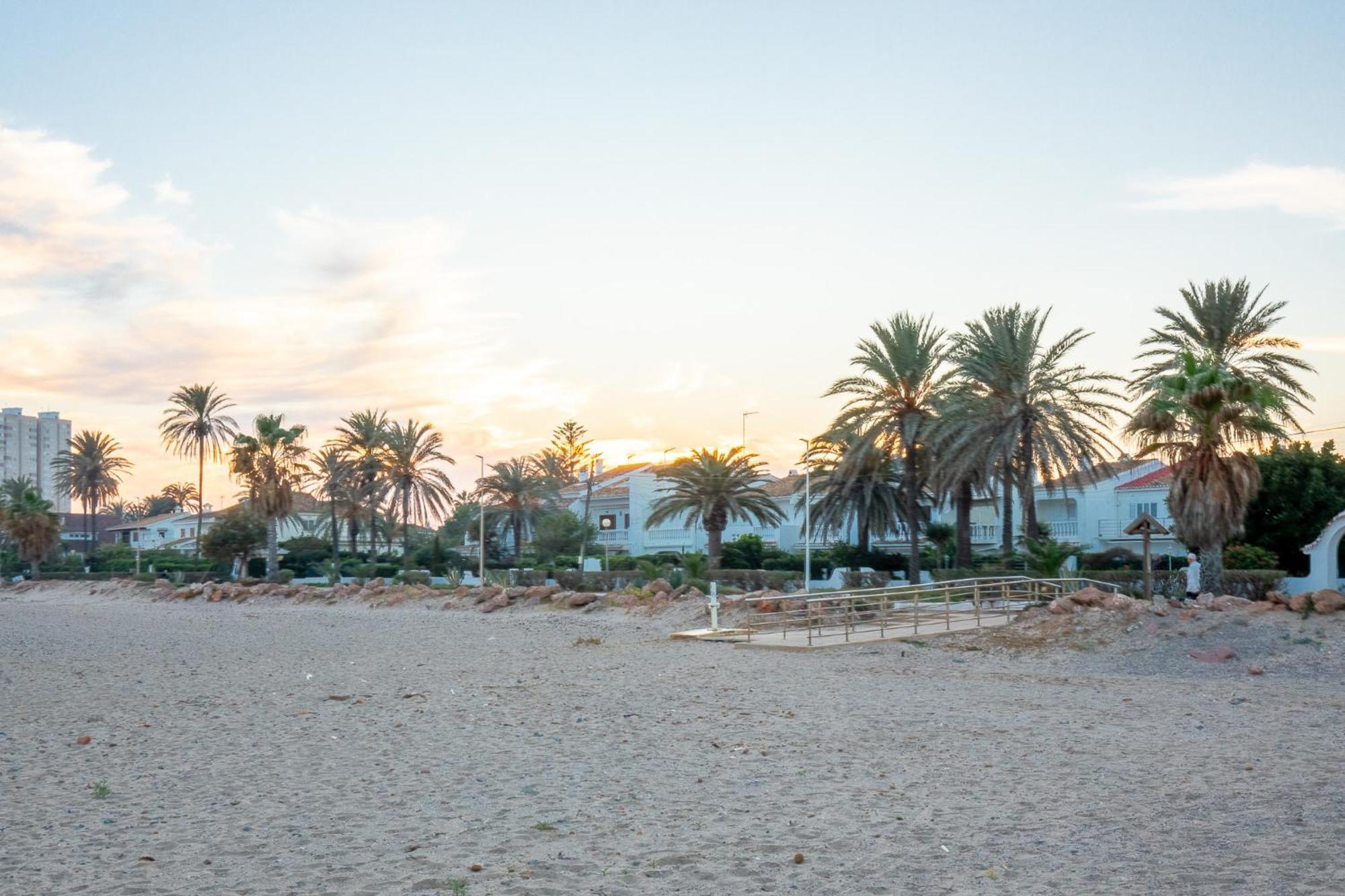 En Complejo Residencial Con Piscina Y Garaje A 100m Del Mar *