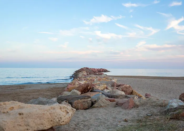 Apartamento En Complejo Residencial Con Piscina Y Garaje A 100M Del Mar