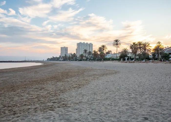 Apartamento En Complejo Residencial Con Piscina Y Garaje A 100M Del Mar